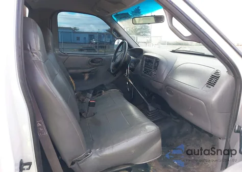 2001 Ford F-150 Xl/Xlt z USA, uszkodzony, nr VIN 1FTZF17271NB16934